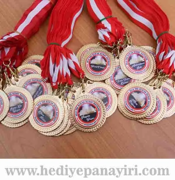 İsimli Kuran Kursu Madalyası