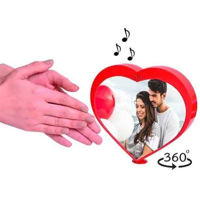 Sese Duyarlı Dönen Müzikli Kalp Çerçeve